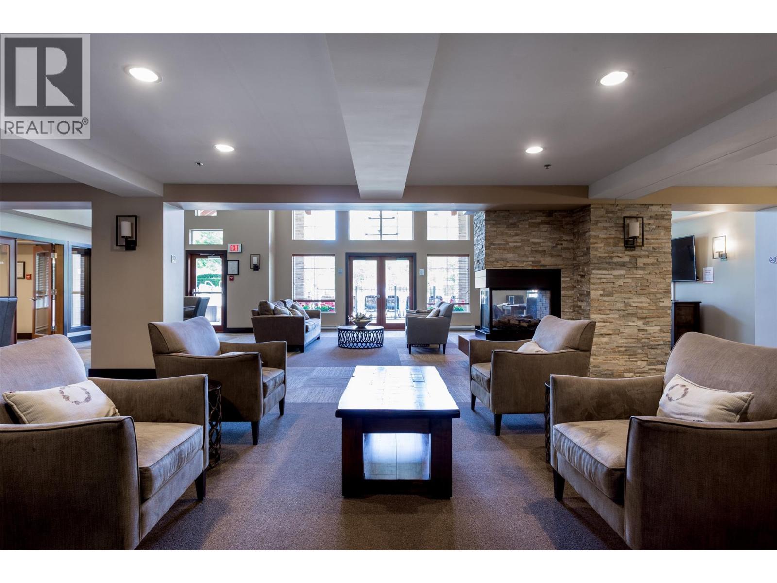 1089 Sunset Drive Unit# 402
