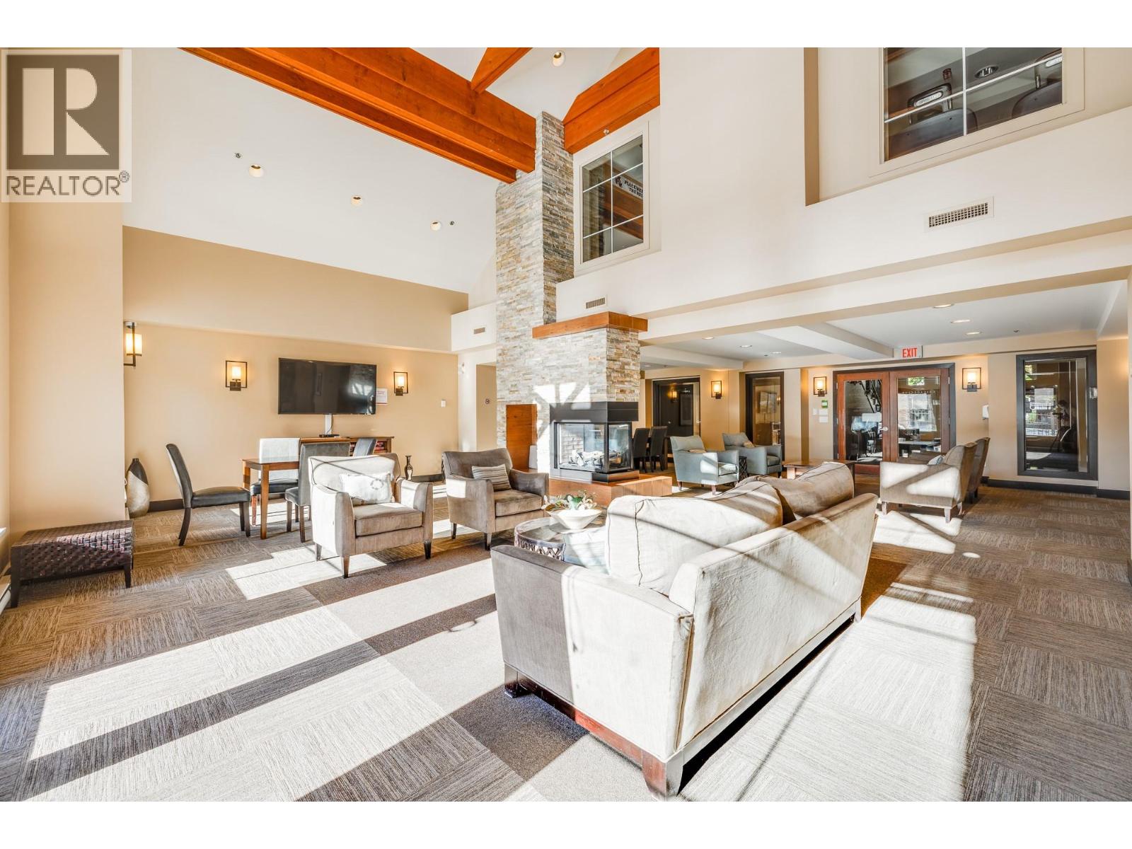 1089 Sunset Drive Unit# 402