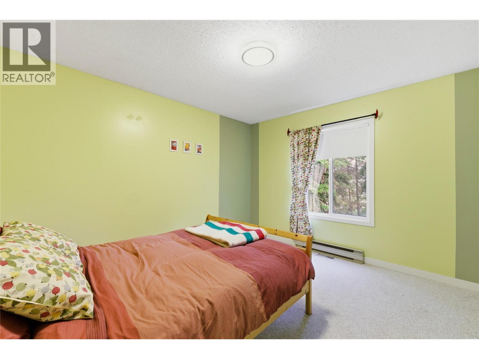 324 Clifton Road N