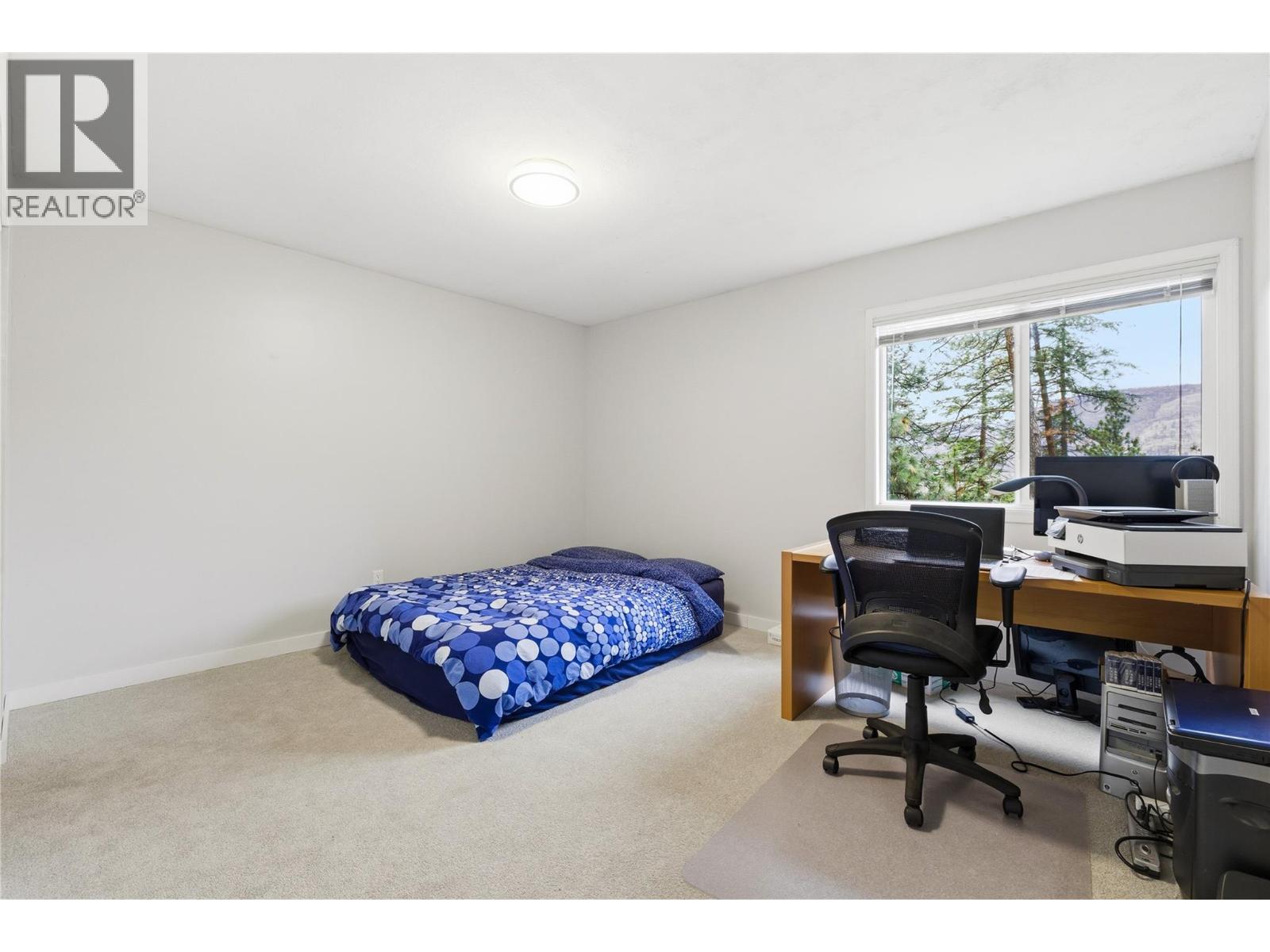 324 Clifton Road N