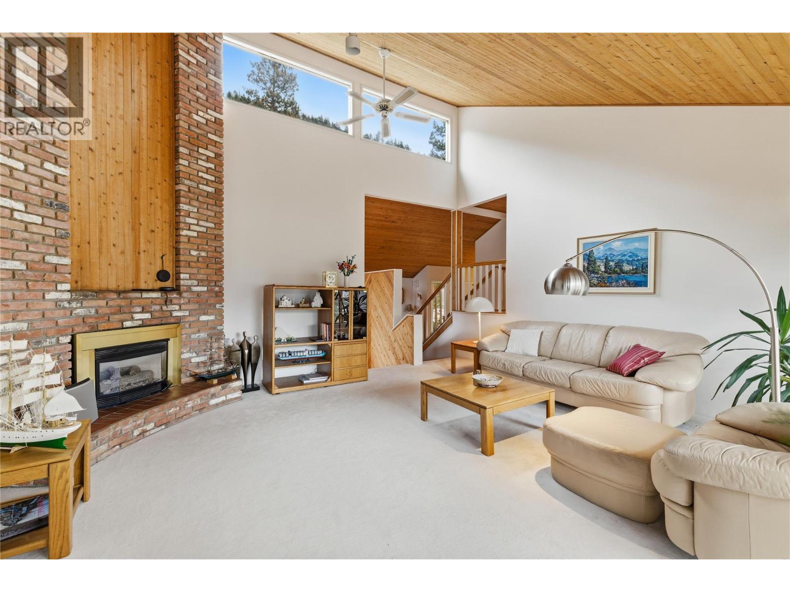 324 Clifton Road N
