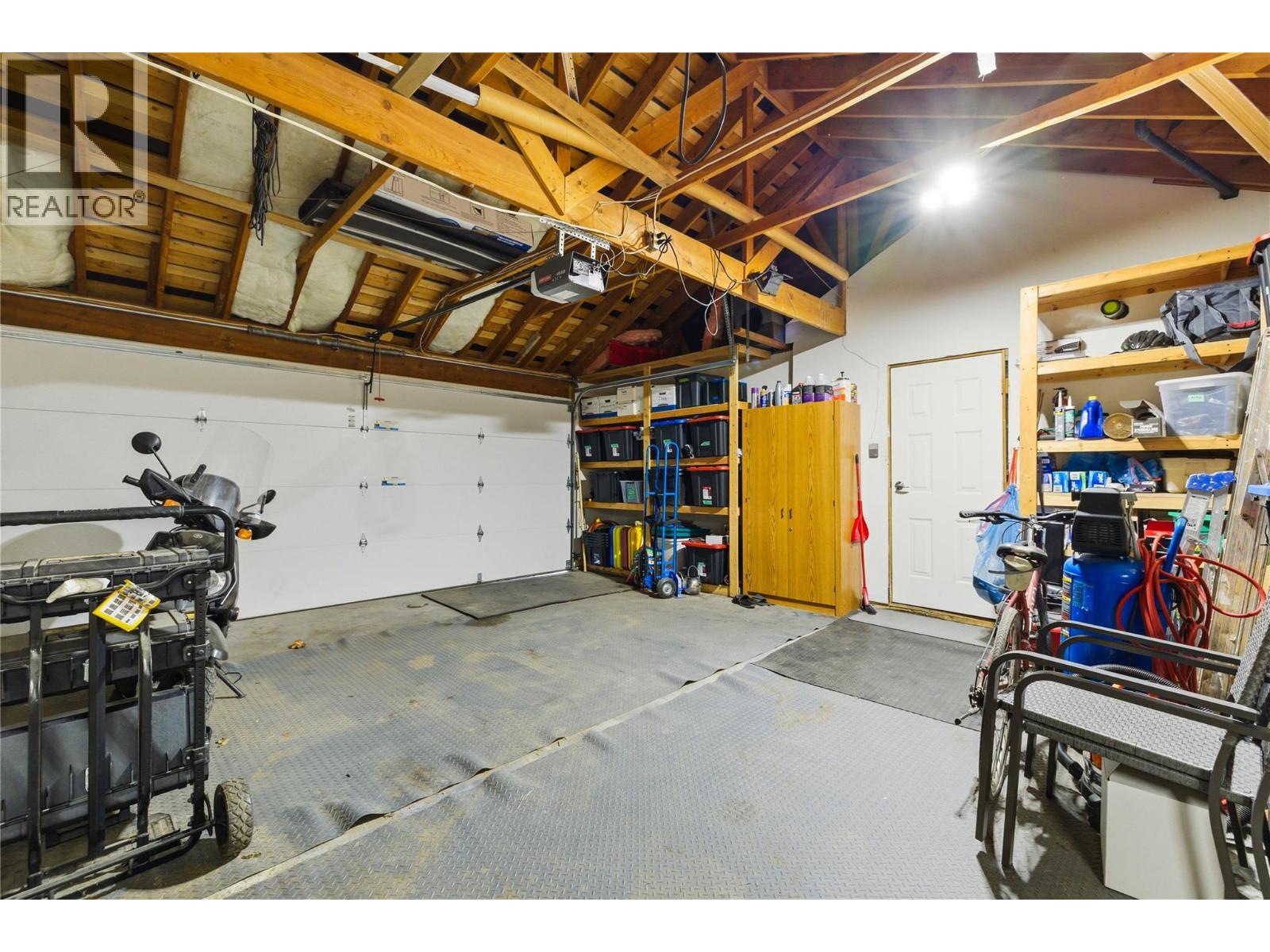 324 Clifton Road N