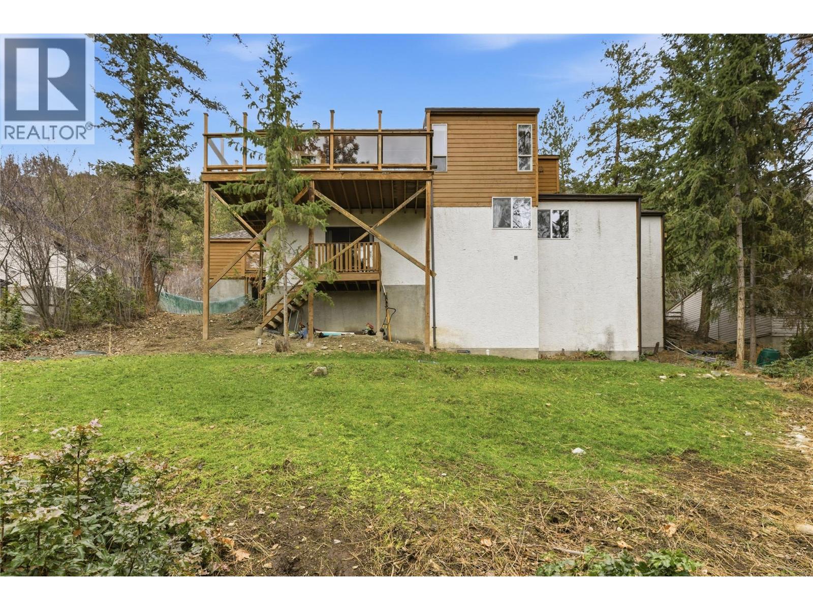 324 Clifton Road N