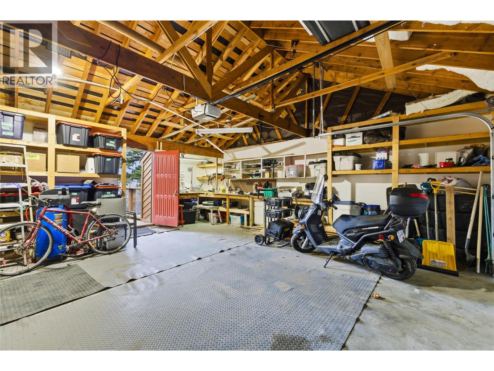 324 Clifton Road N