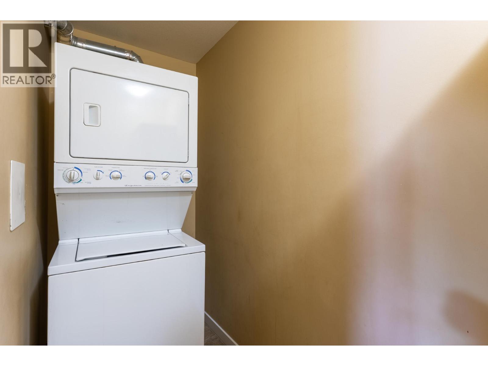 135 Ziprick Road Unit# 306