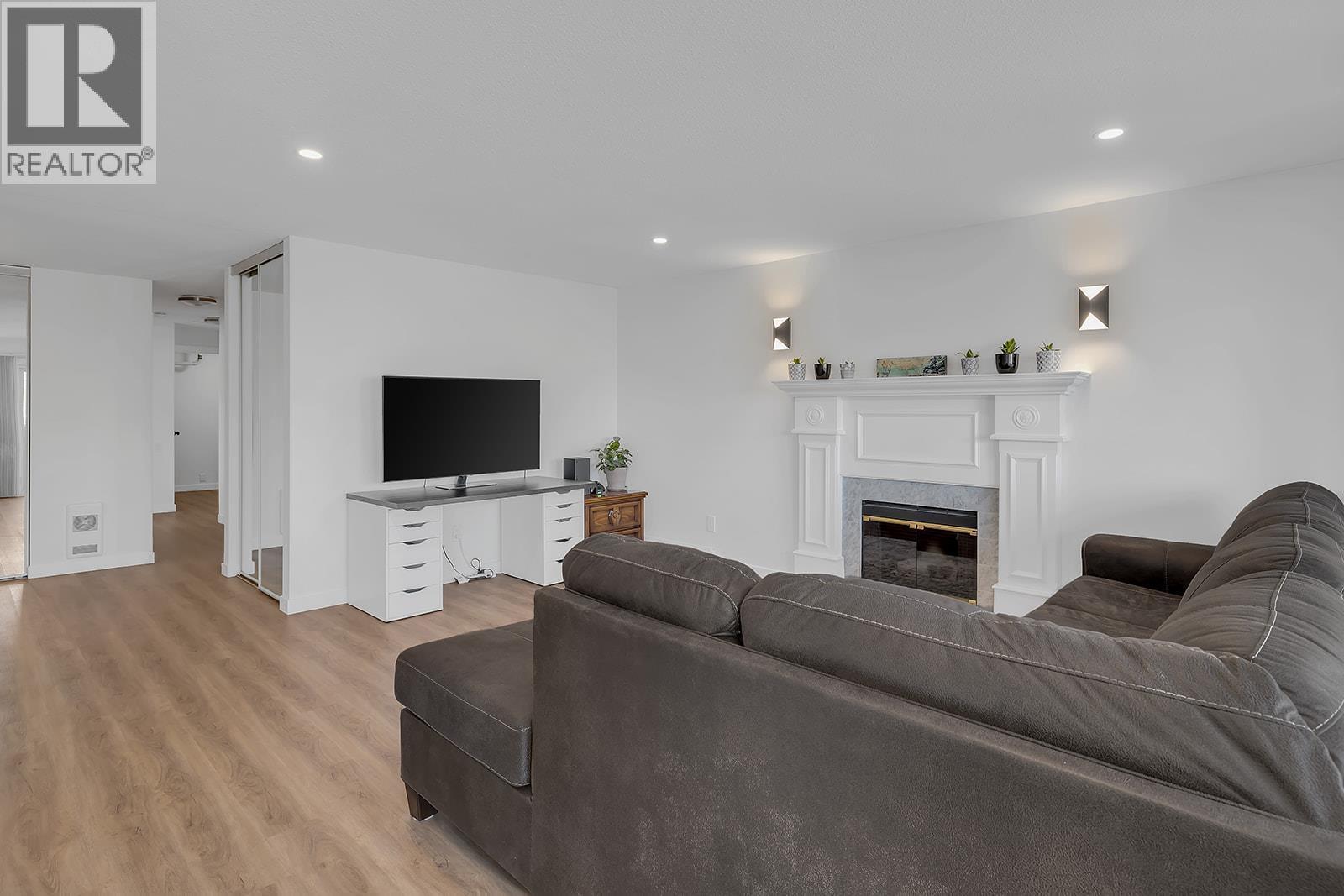 3370 Casorso Road Unit# 14