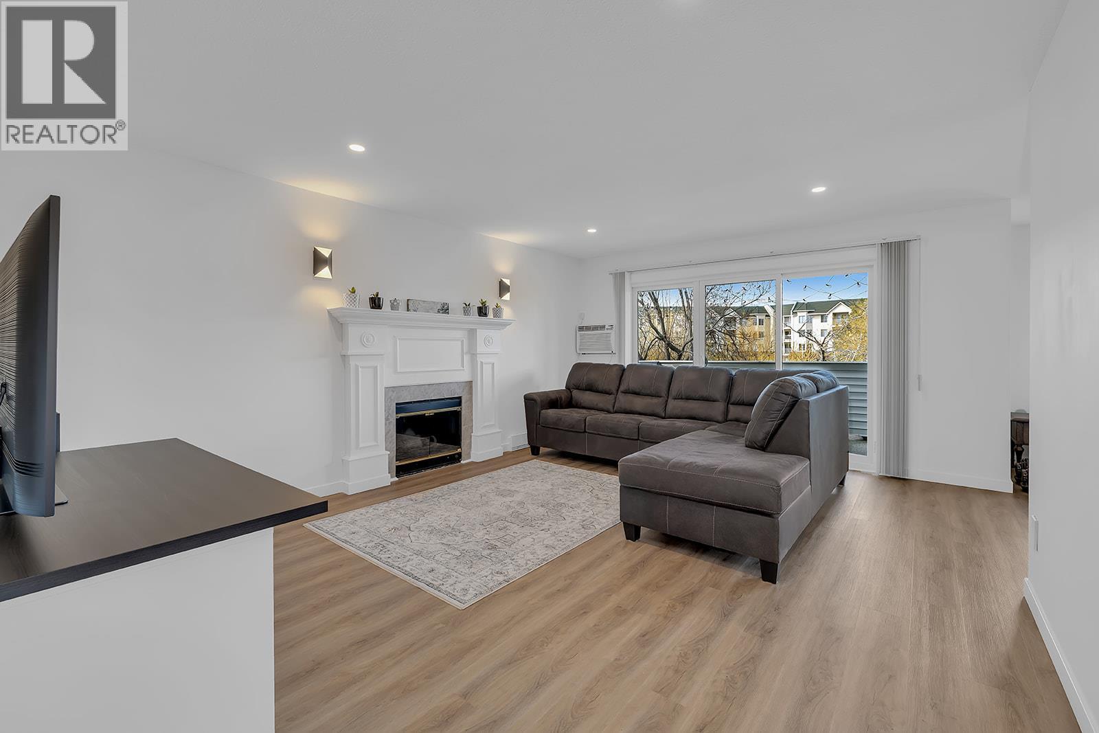 3370 Casorso Road Unit# 14