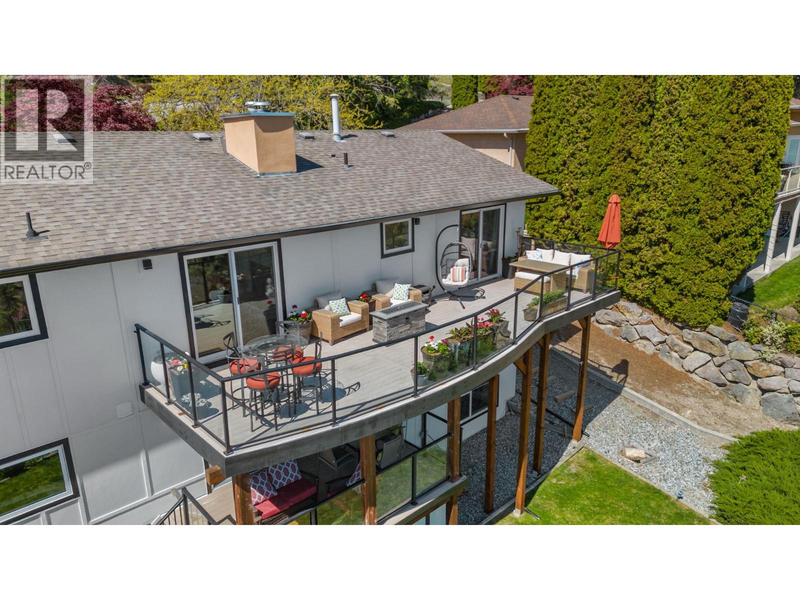 1659 Scott Crescent