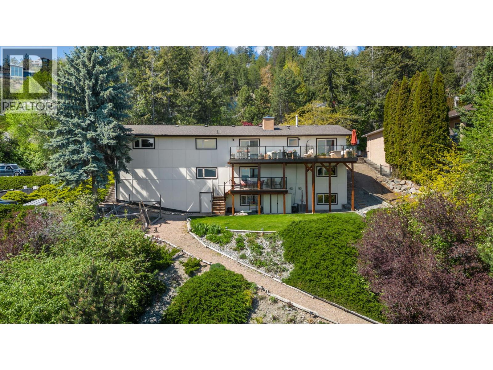 1659 Scott Crescent
