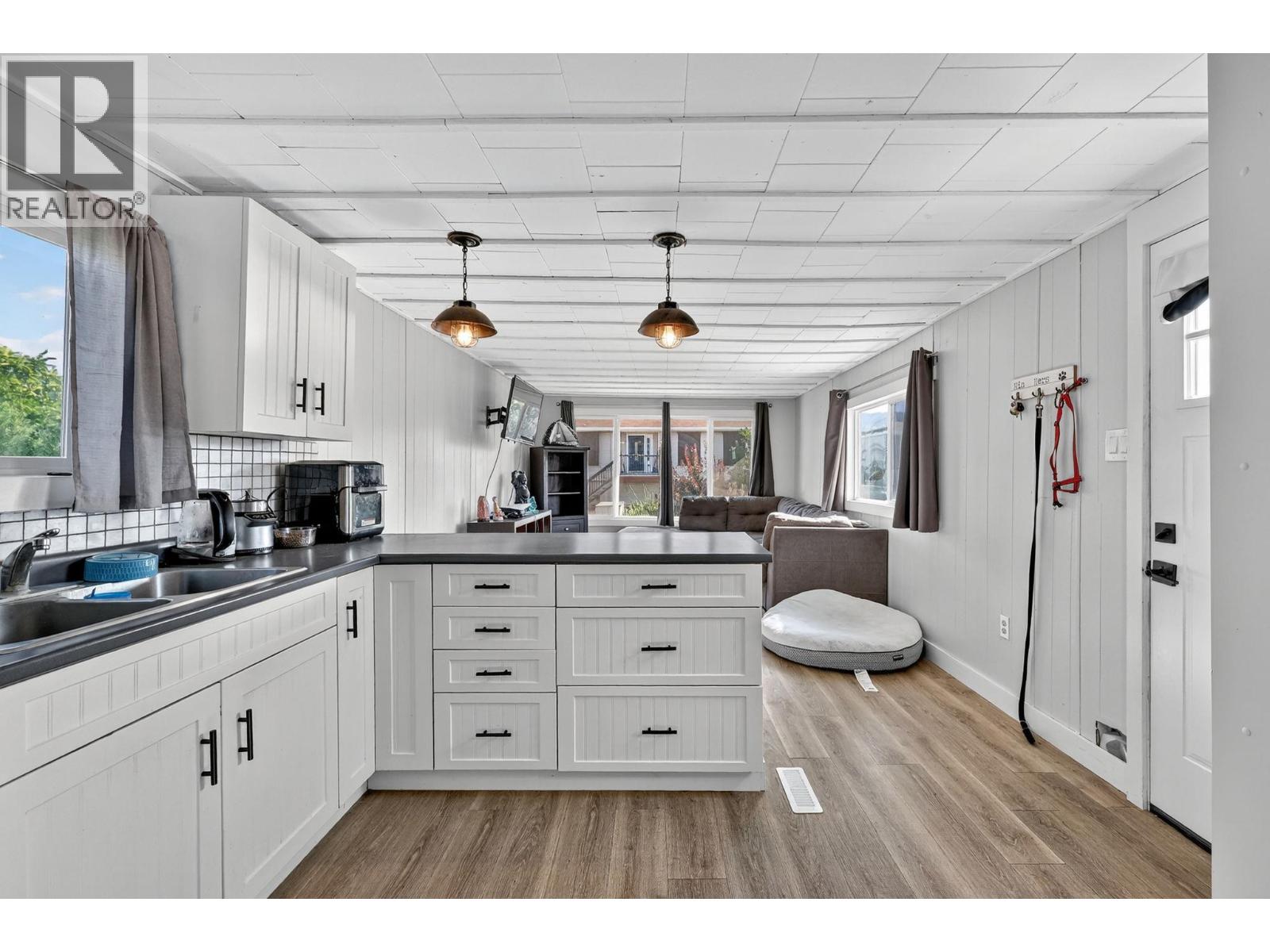 8945 HWY 97N Unit# 34