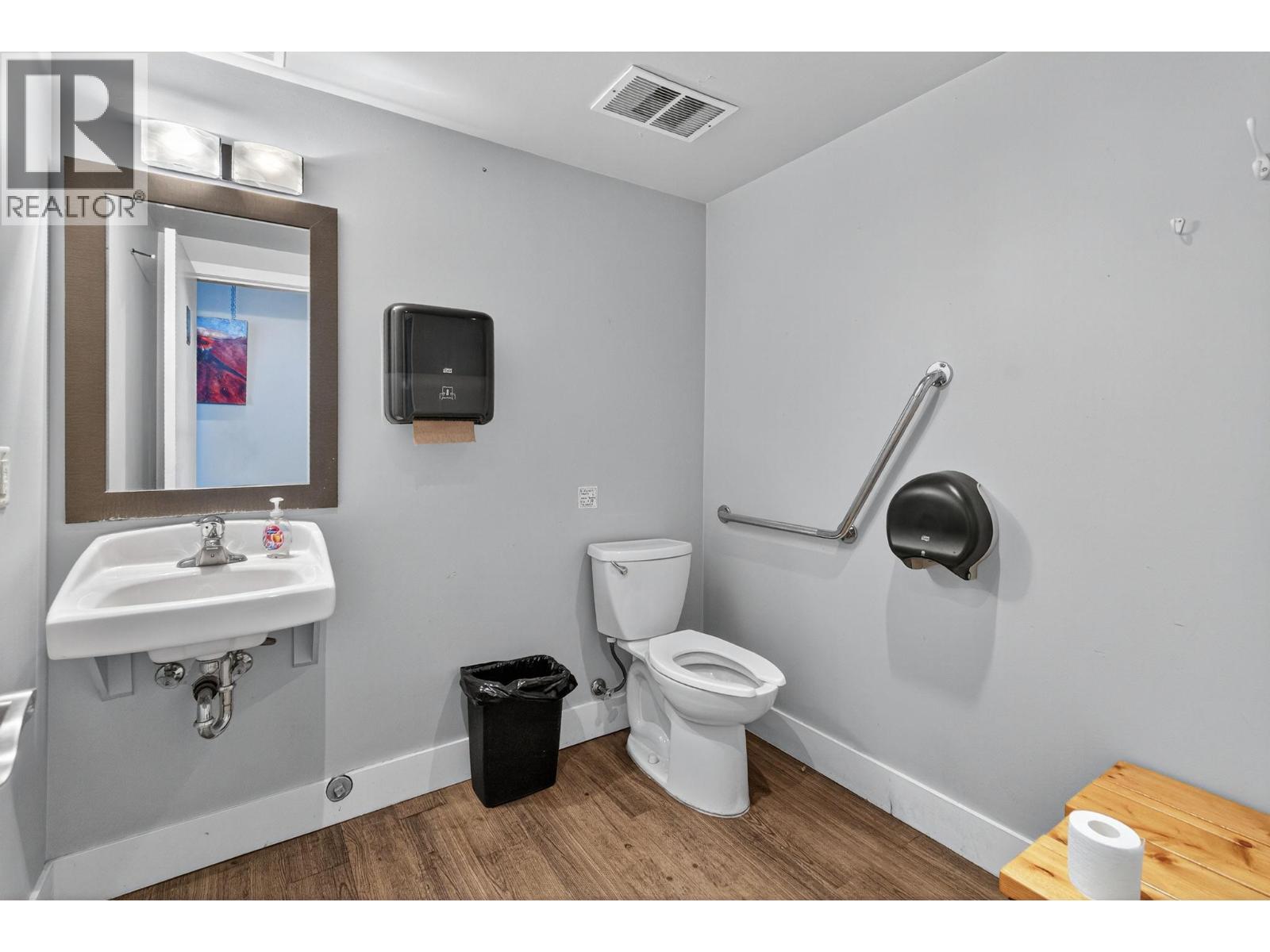 1615 Dickson Avenue Unit# 100