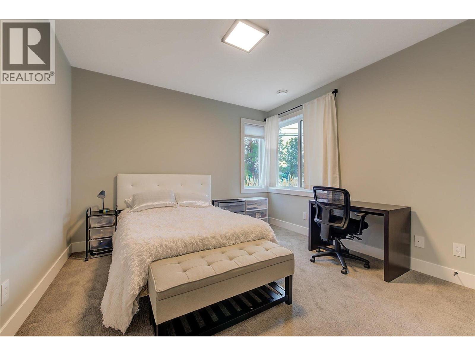 3953 Beachview Drive