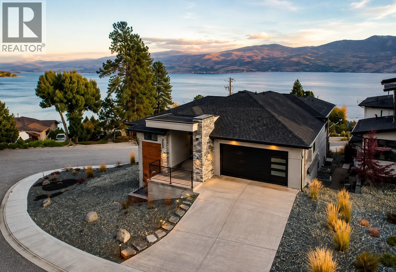 3953 Beachview Drive