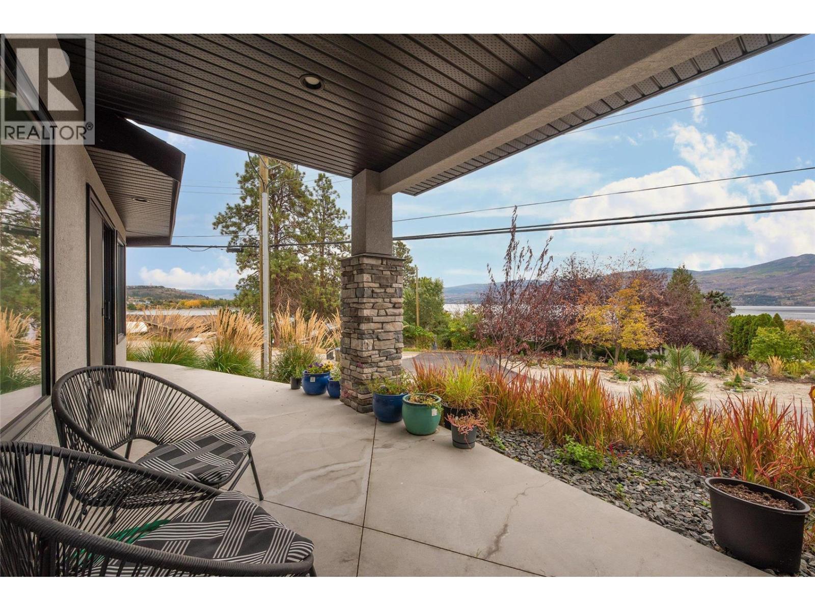 3953 Beachview Drive