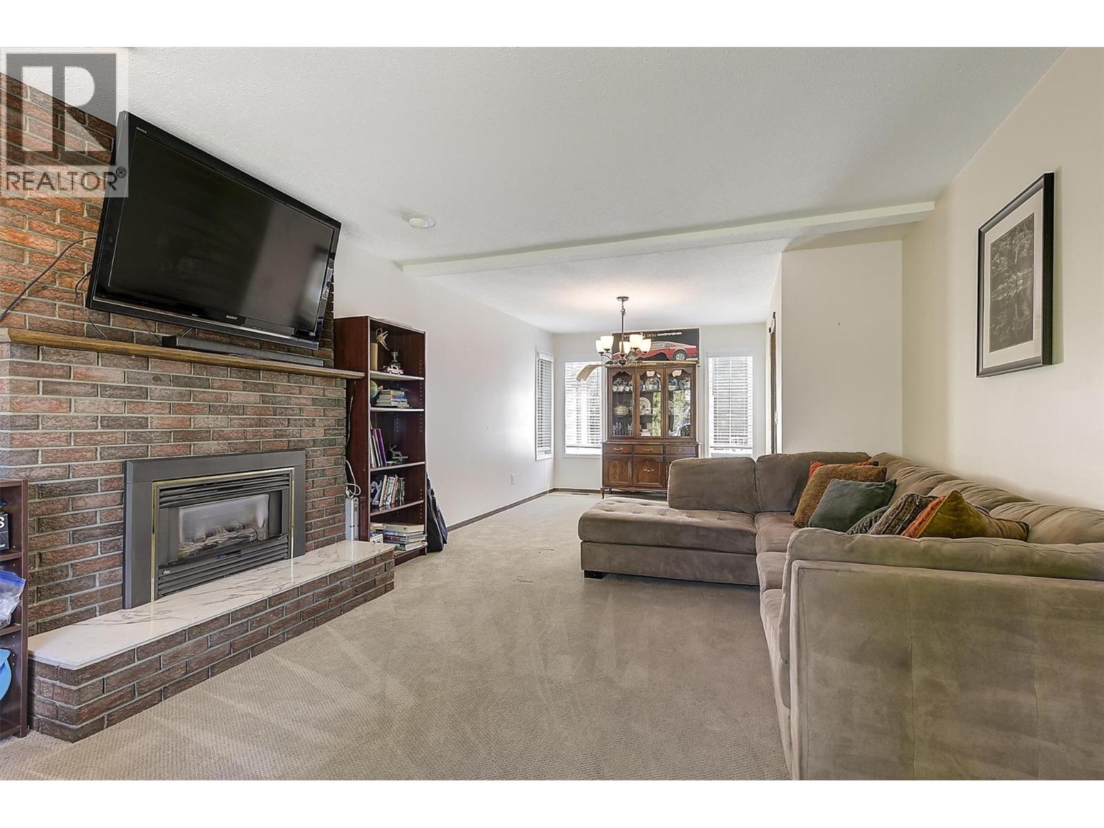 627 Hardie Road