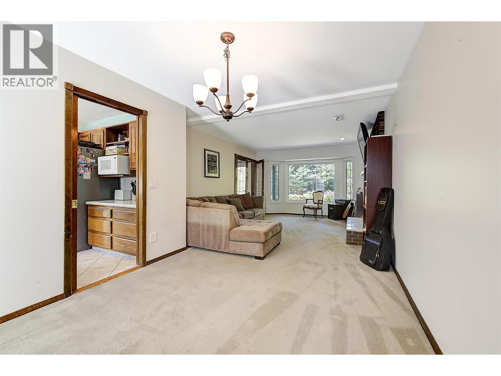 627 Hardie Road
