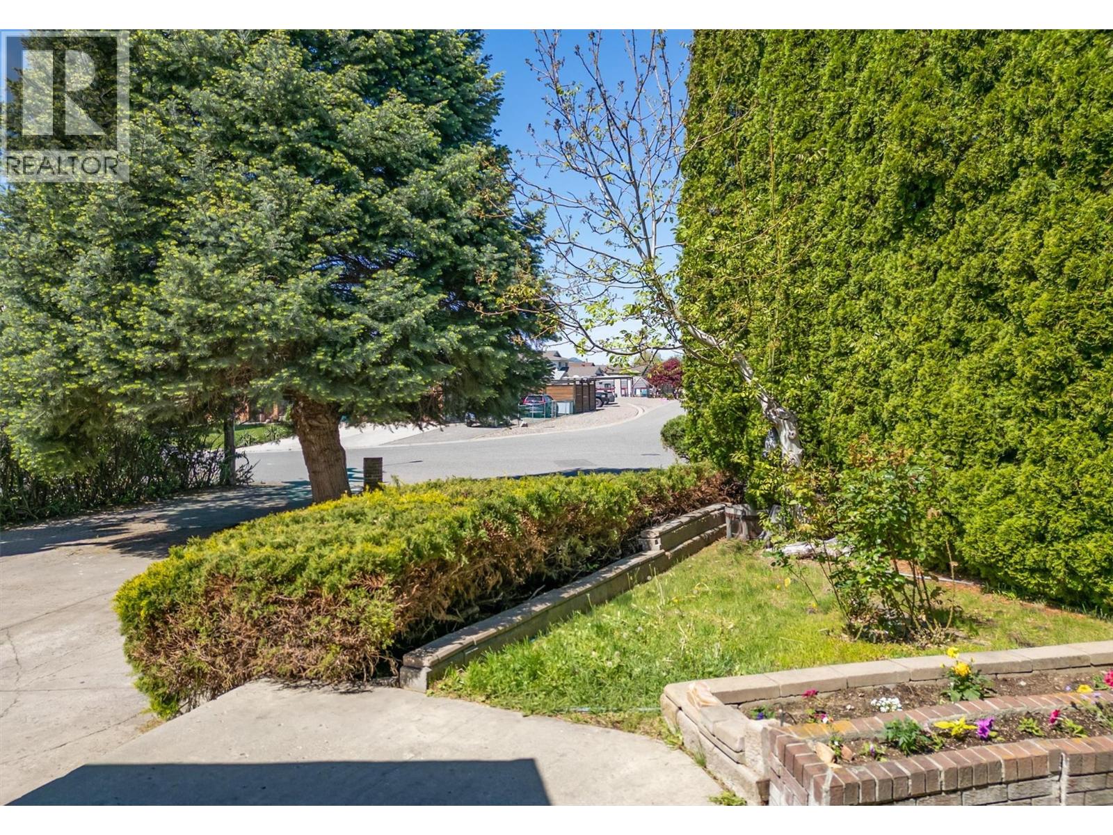 627 Hardie Road