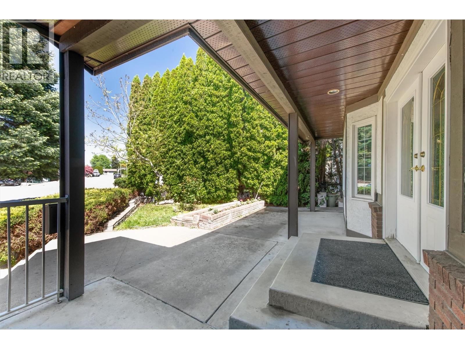 627 Hardie Road