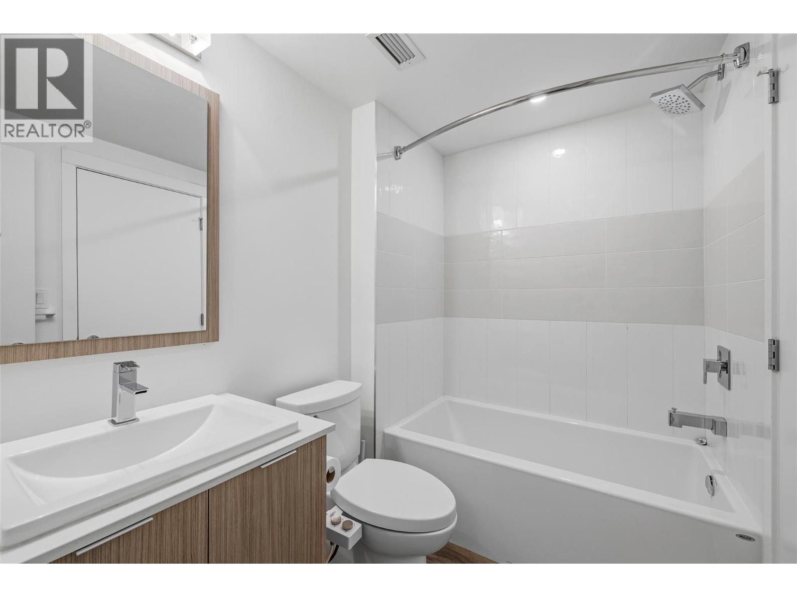 1775 Chapman Place Unit# 101