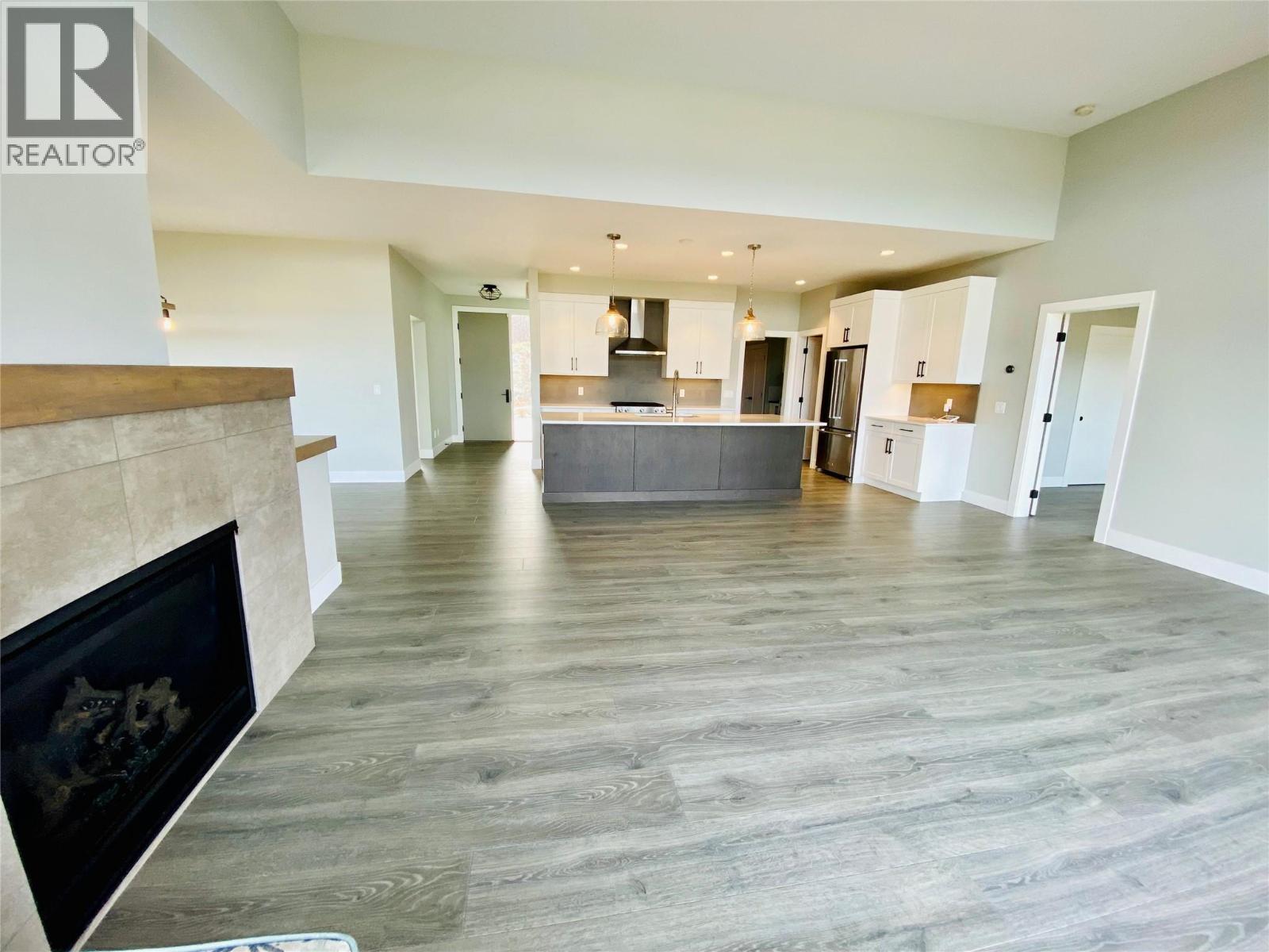 5402 Kestrel Lane