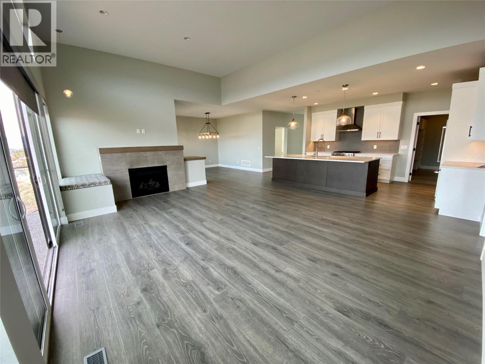 5402 Kestrel Lane