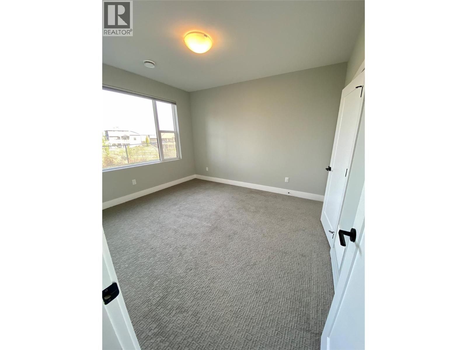 5402 Kestrel Lane