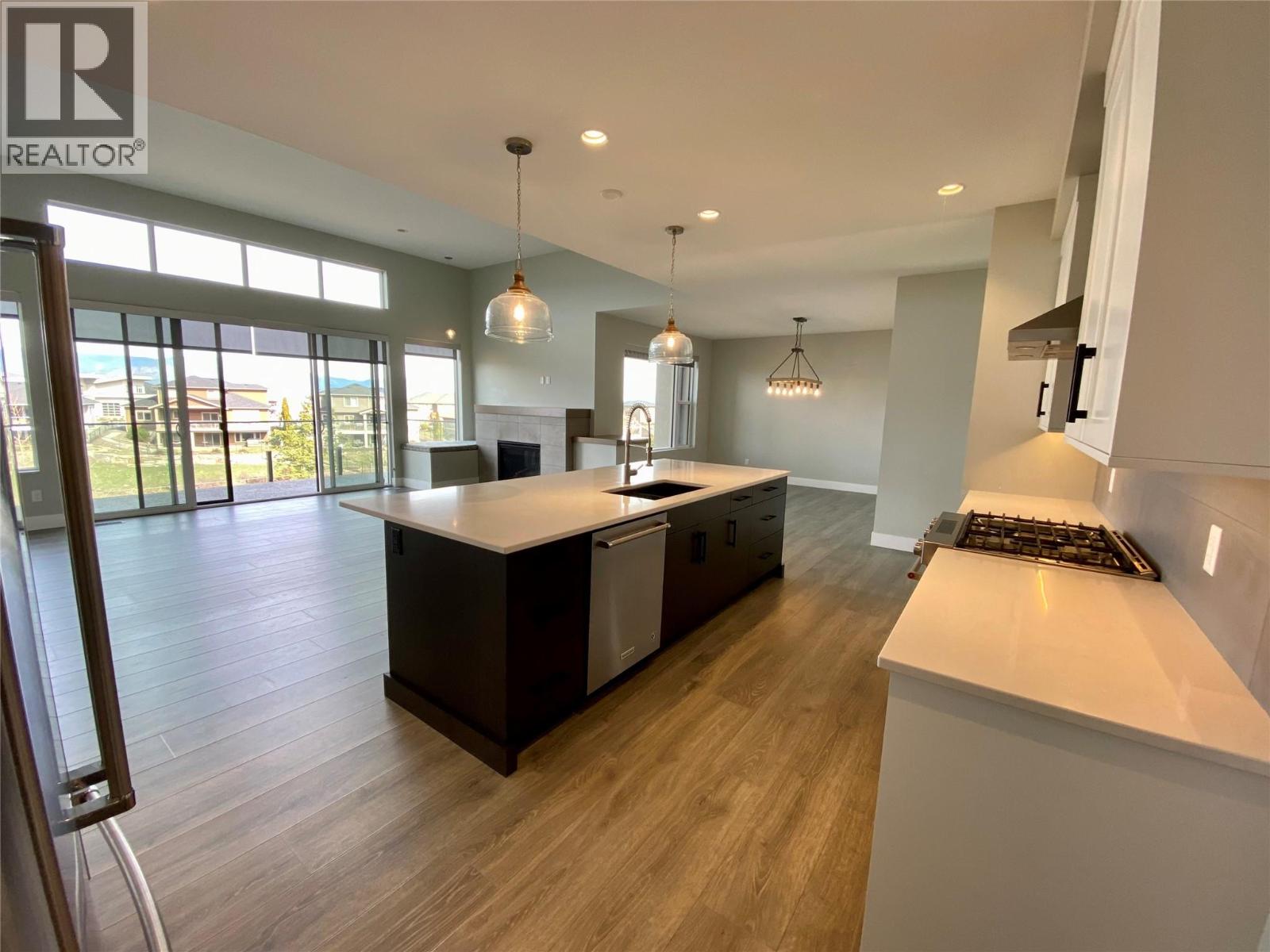 5402 Kestrel Lane
