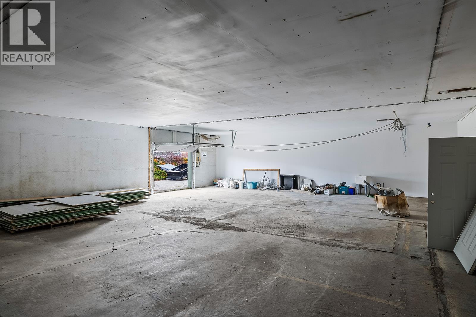 1304, 1320, 1334 Industrial Road