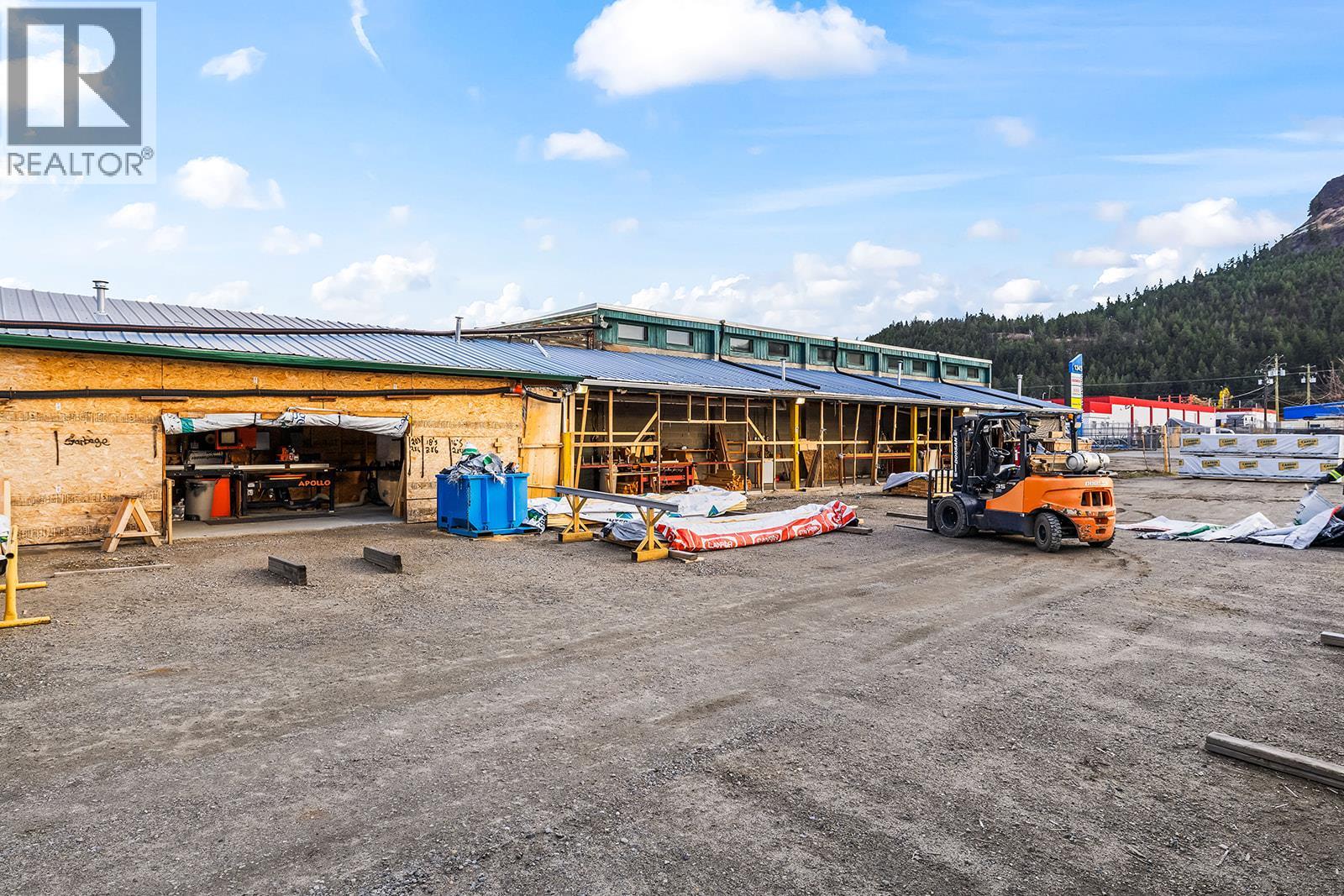1304, 1320, 1334 Industrial Road