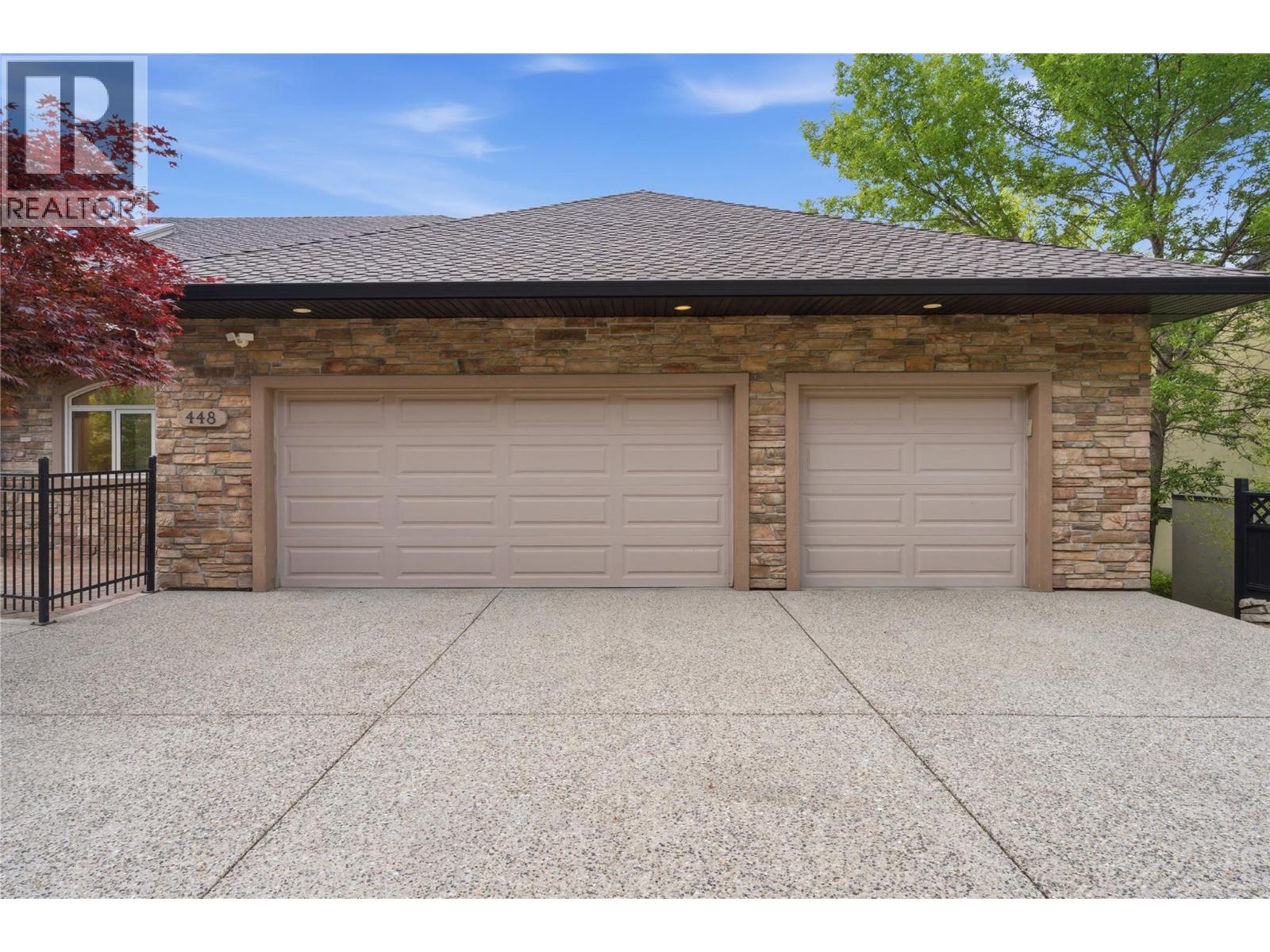 448 Viewcrest Road