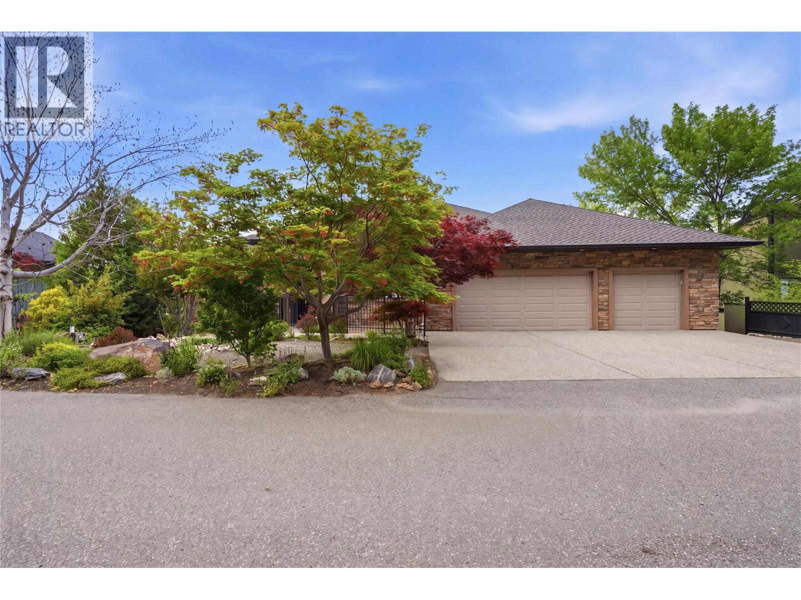 448 Viewcrest Road