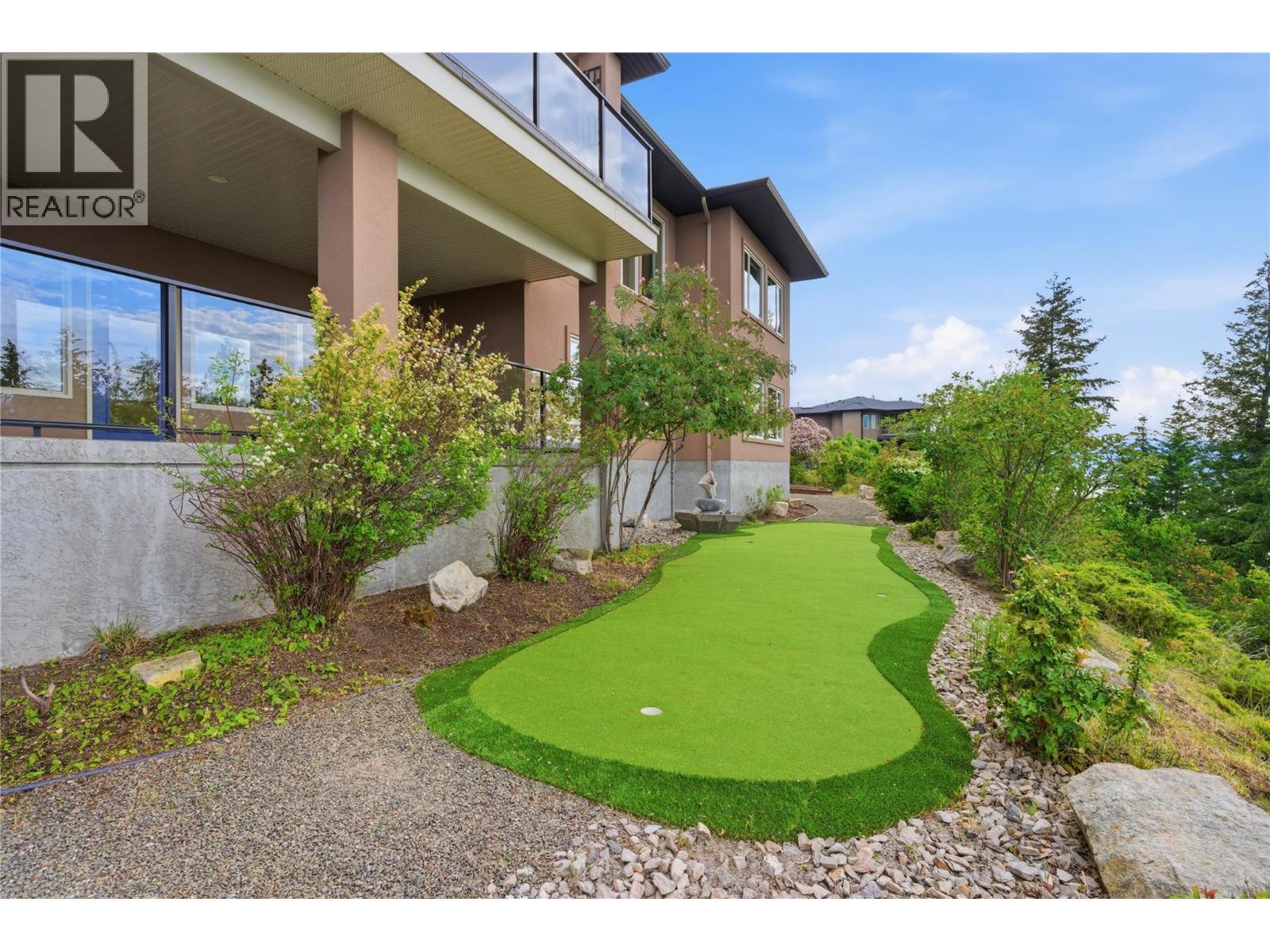 448 Viewcrest Road