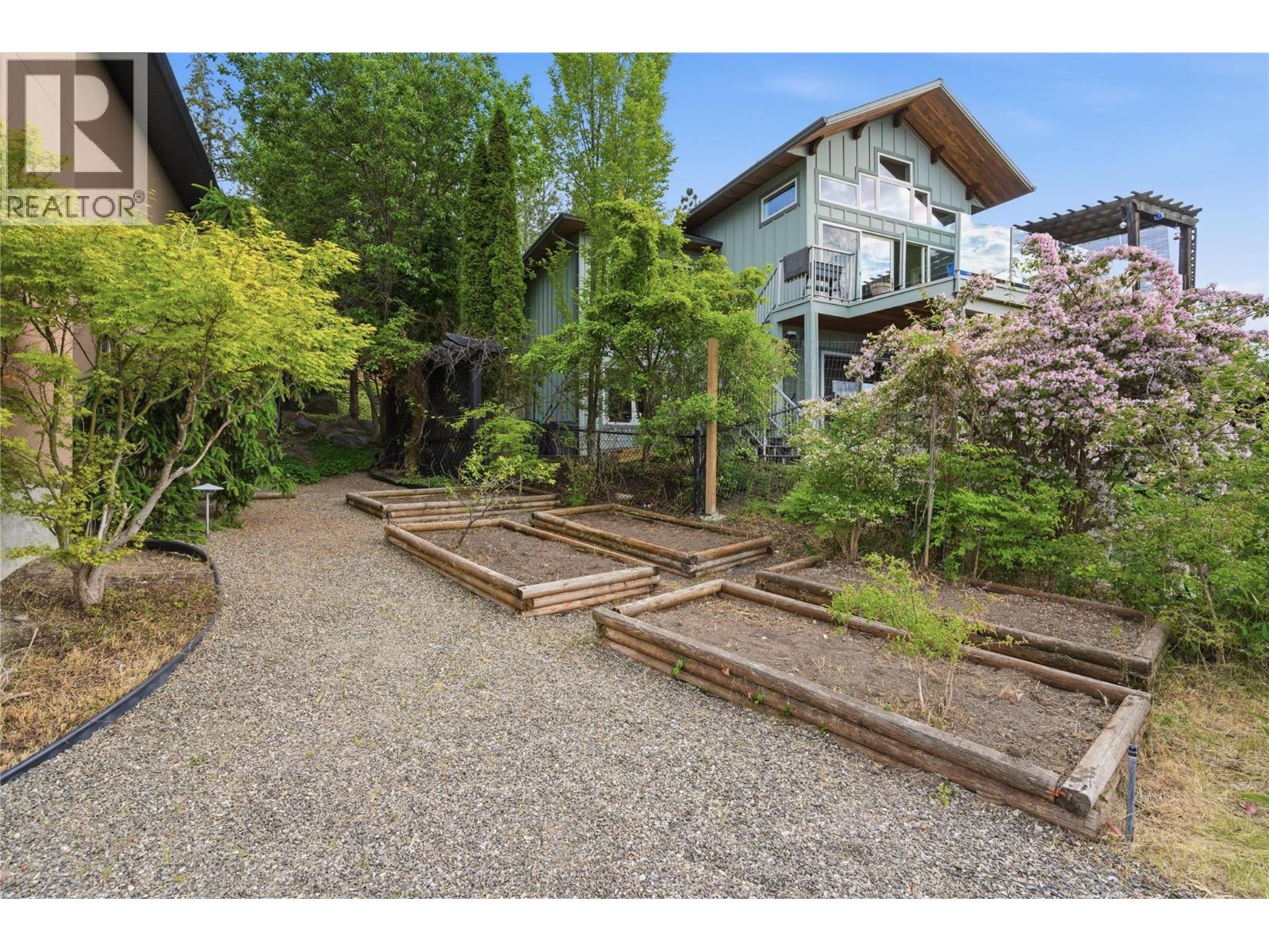 448 Viewcrest Road