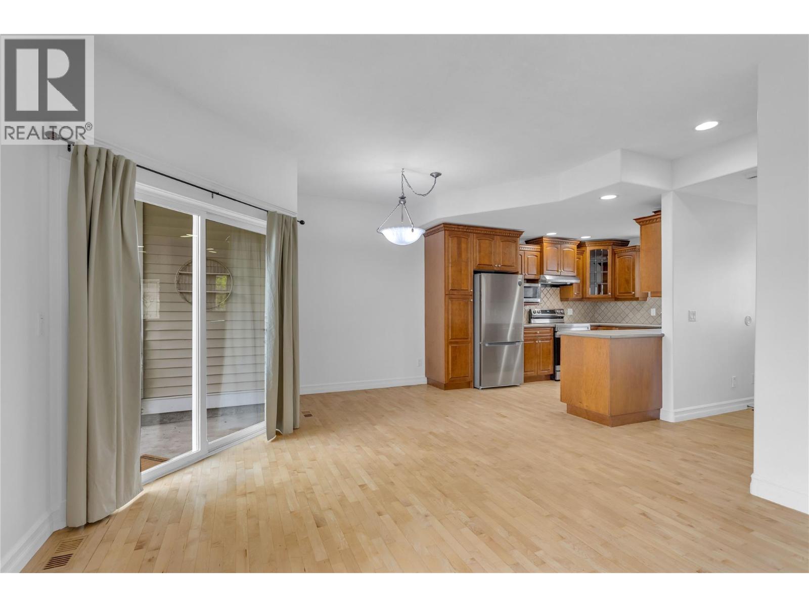 4049 Lakeshore Road Unit# 104