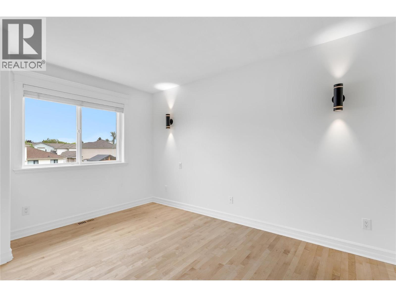 4049 Lakeshore Road Unit# 104