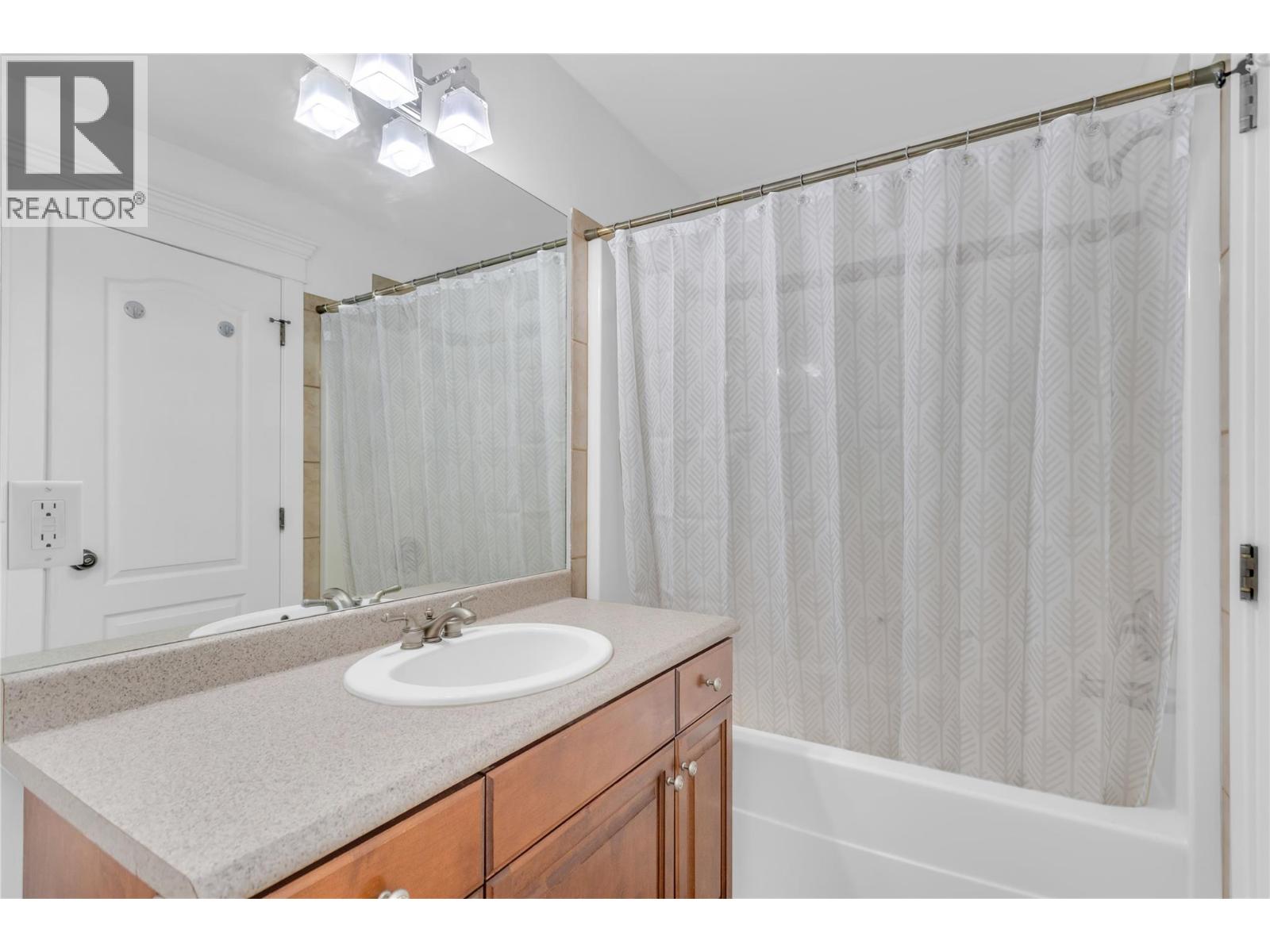4049 Lakeshore Road Unit# 104