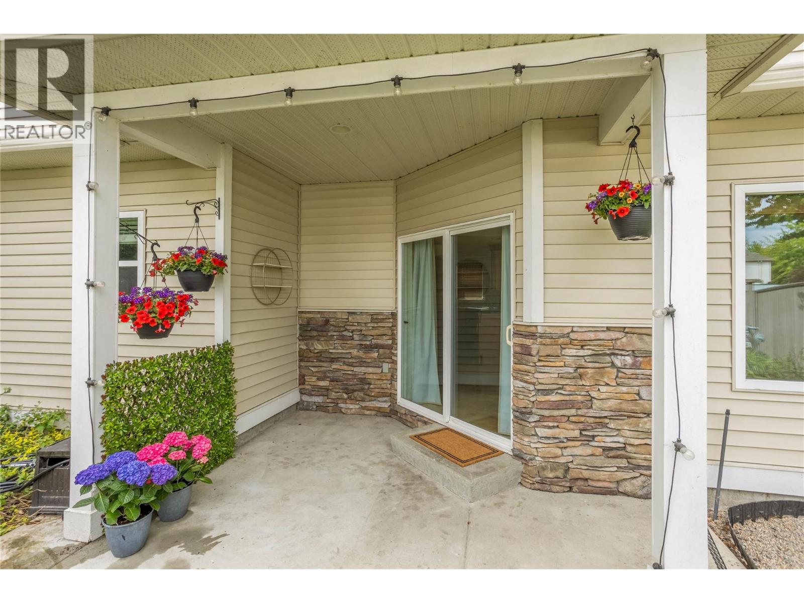 4049 Lakeshore Road Unit# 104