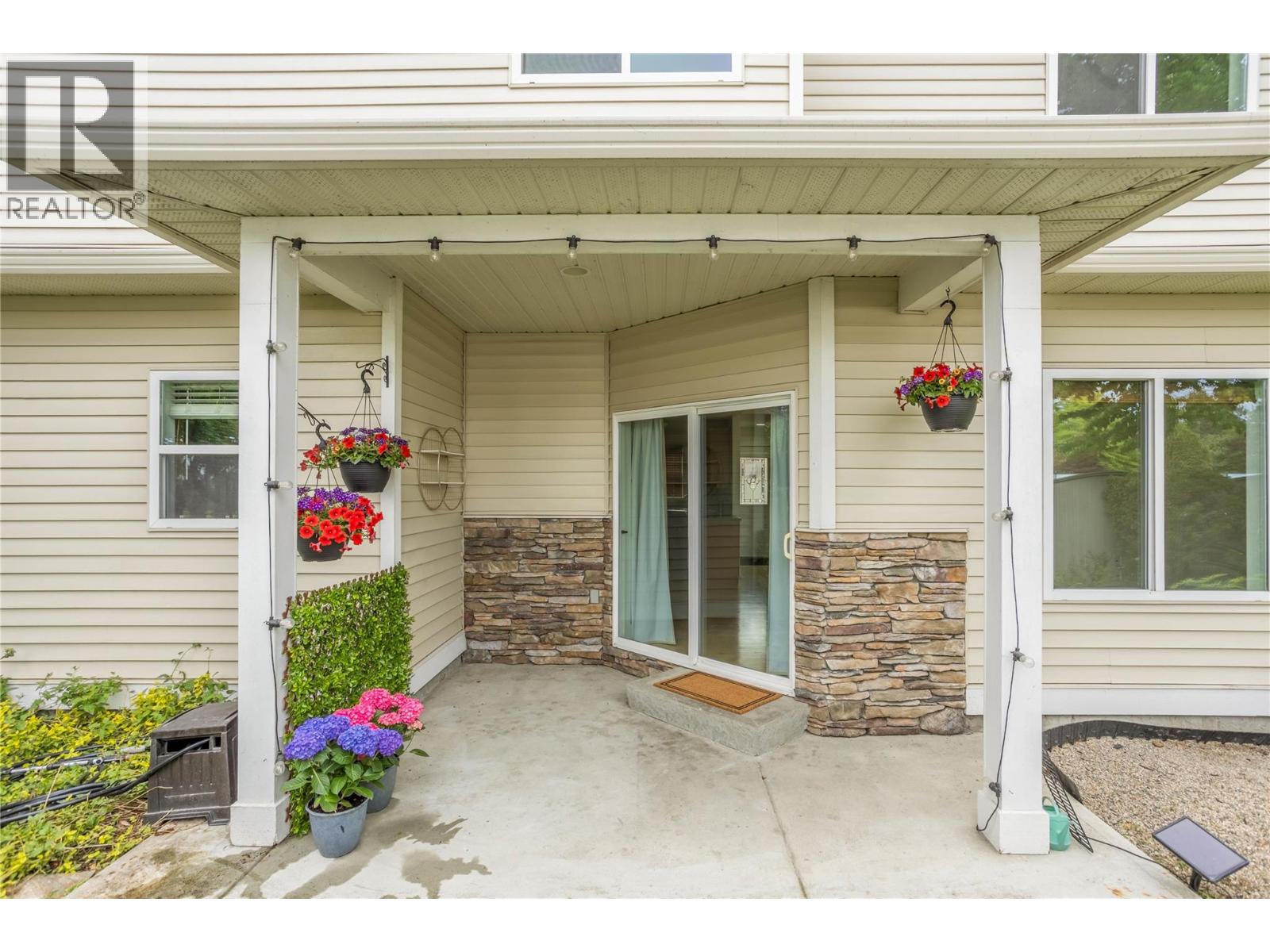 4049 Lakeshore Road Unit# 104