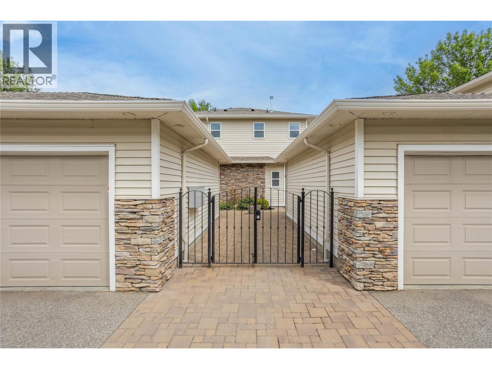 4049 Lakeshore Road Unit# 104