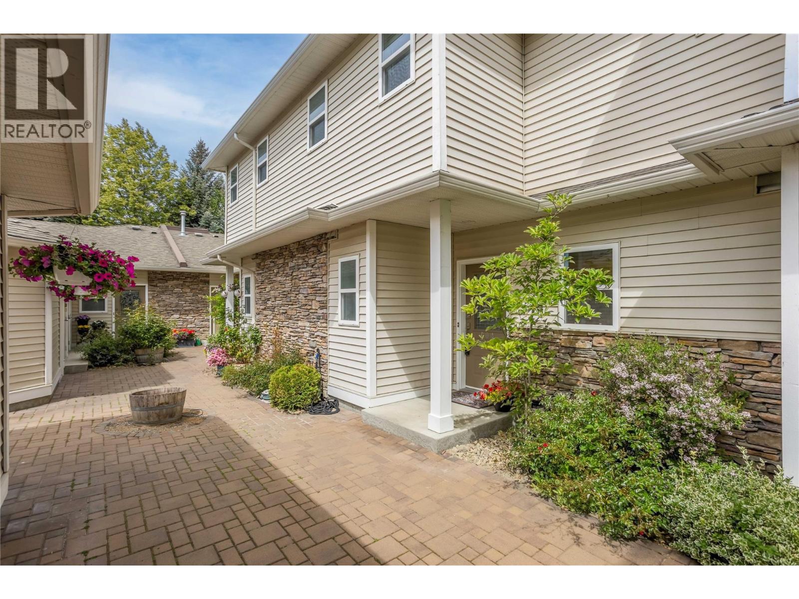 4049 Lakeshore Road Unit# 104