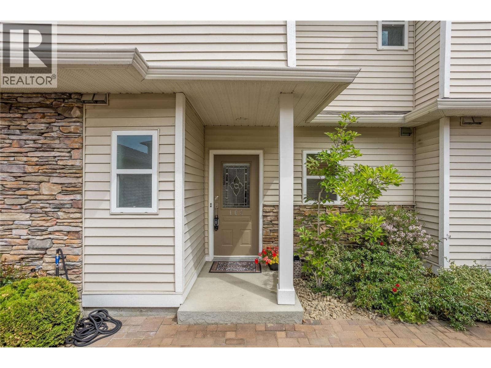 4049 Lakeshore Road Unit# 104