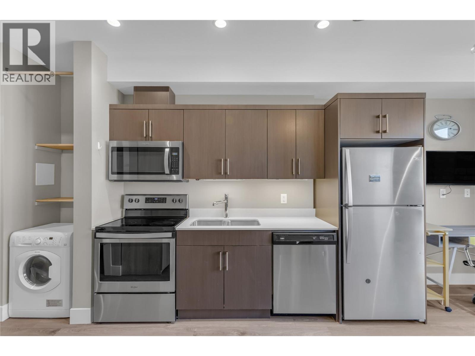 925 Leon Avenue Unit# 519