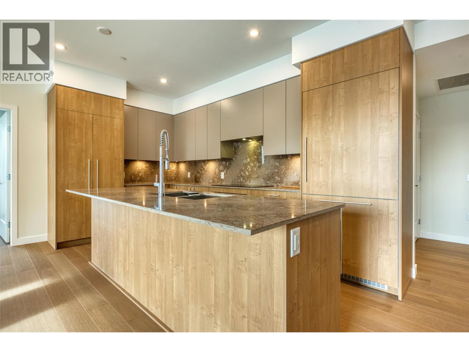 9652 Benchland Drive Unit# 205