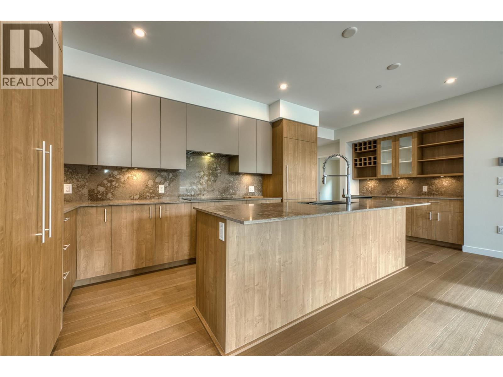 9652 Benchland Drive Unit# 205