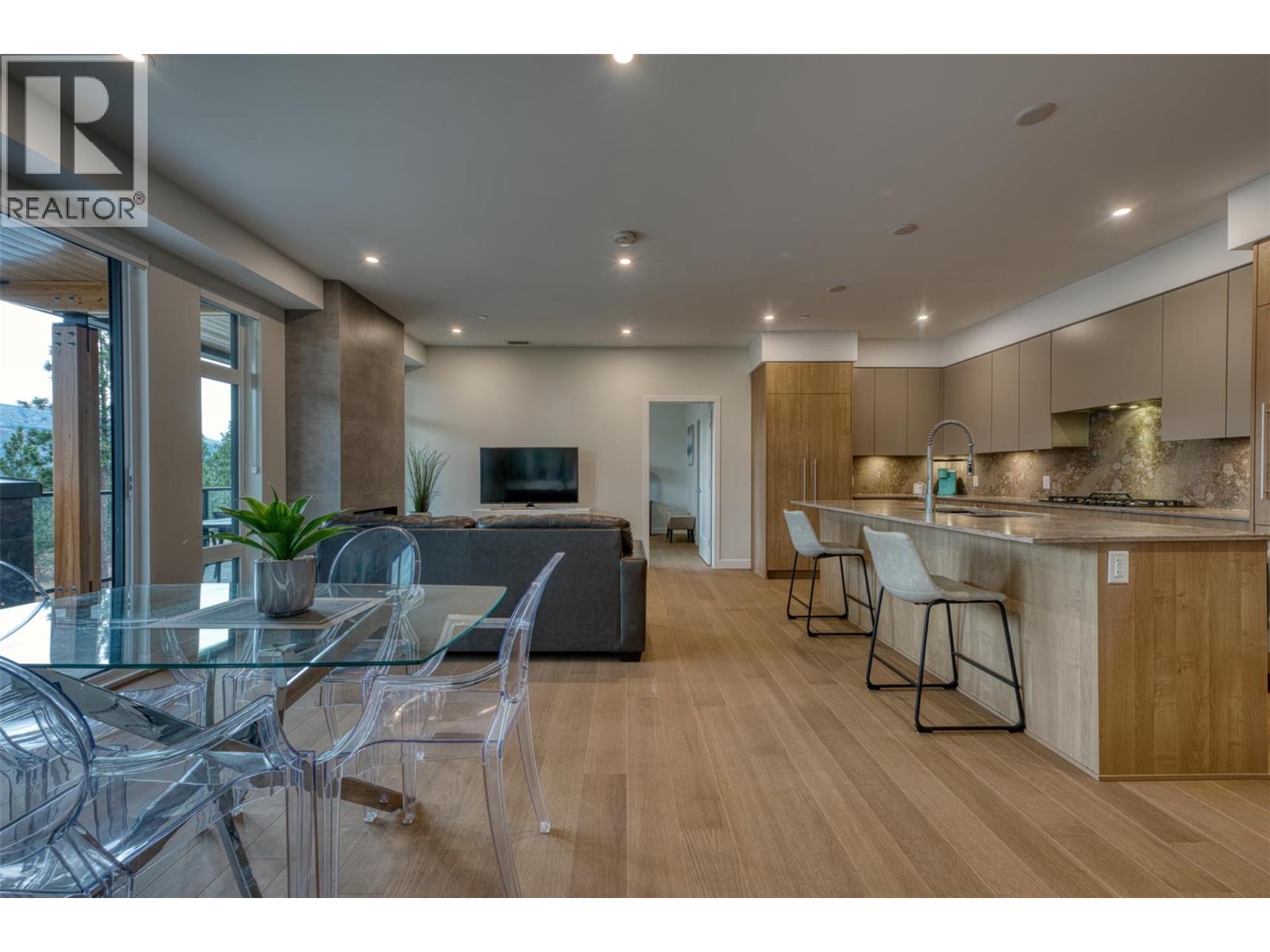 9652 Benchland Drive Unit# 306