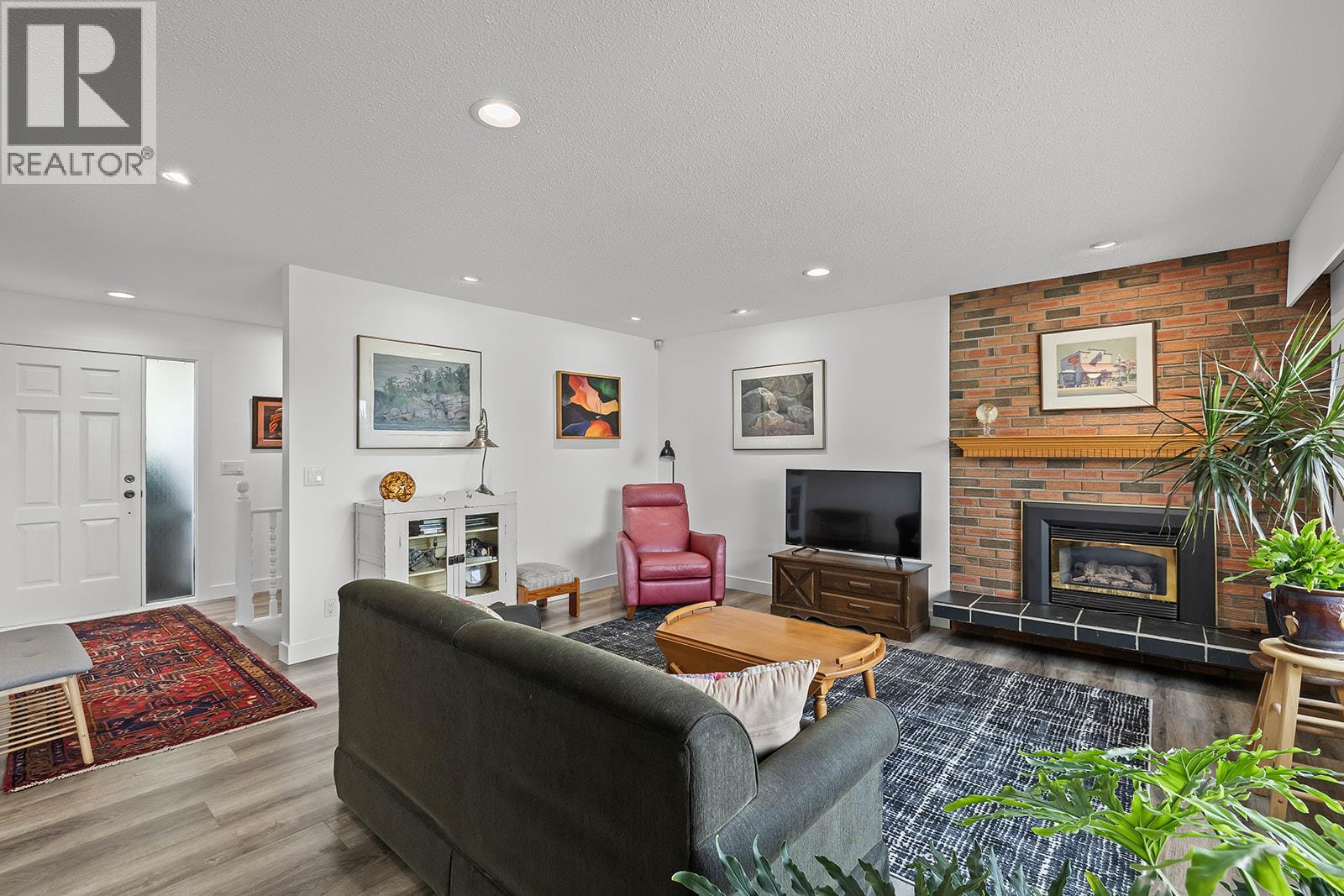 650 Dougall Road S