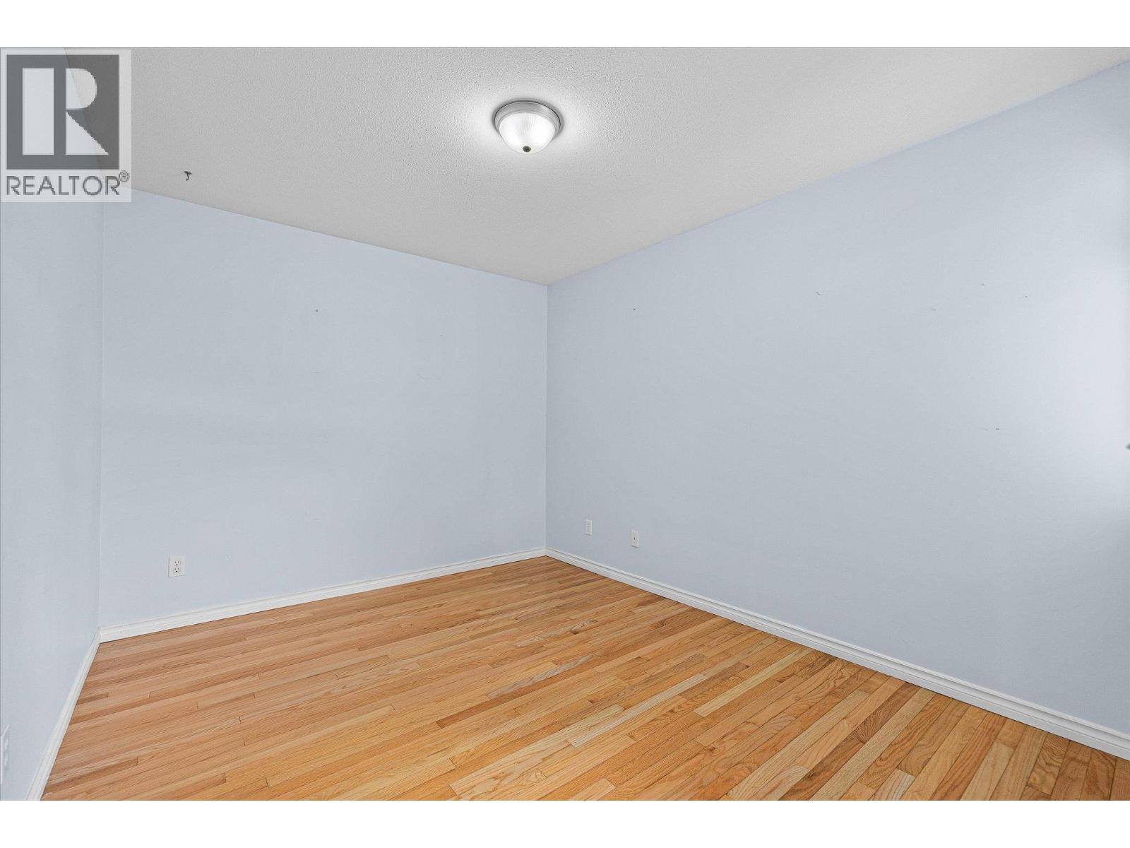 1874 Parkview Crescent Unit# 17