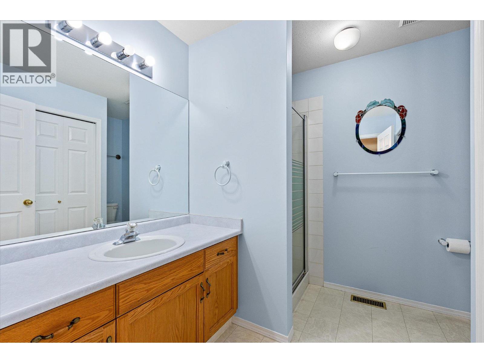 1874 Parkview Crescent Unit# 17
