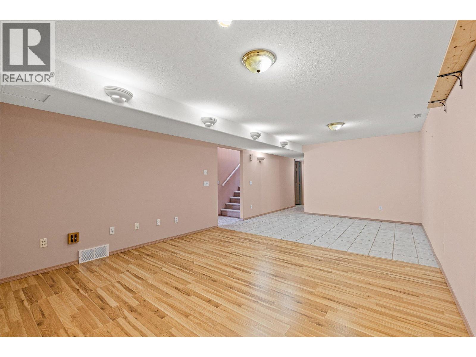 1874 Parkview Crescent Unit# 17