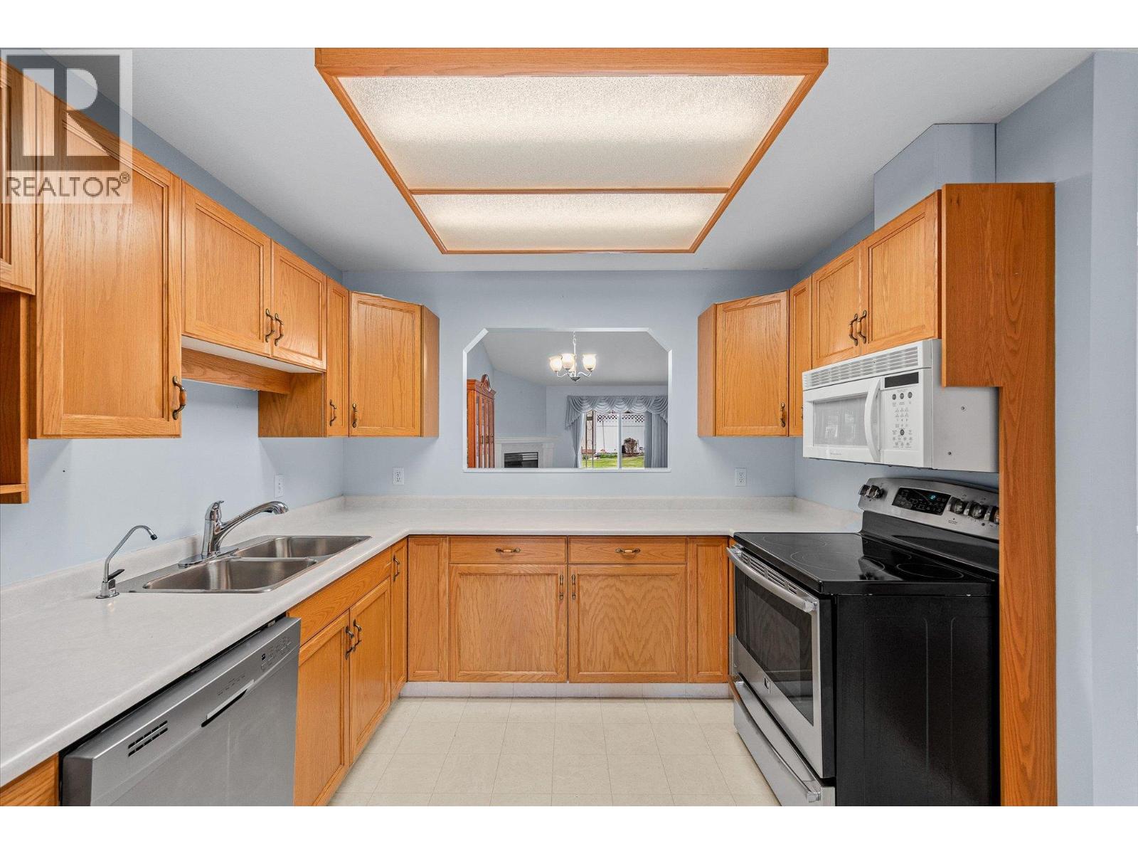 1874 Parkview Crescent Unit# 17